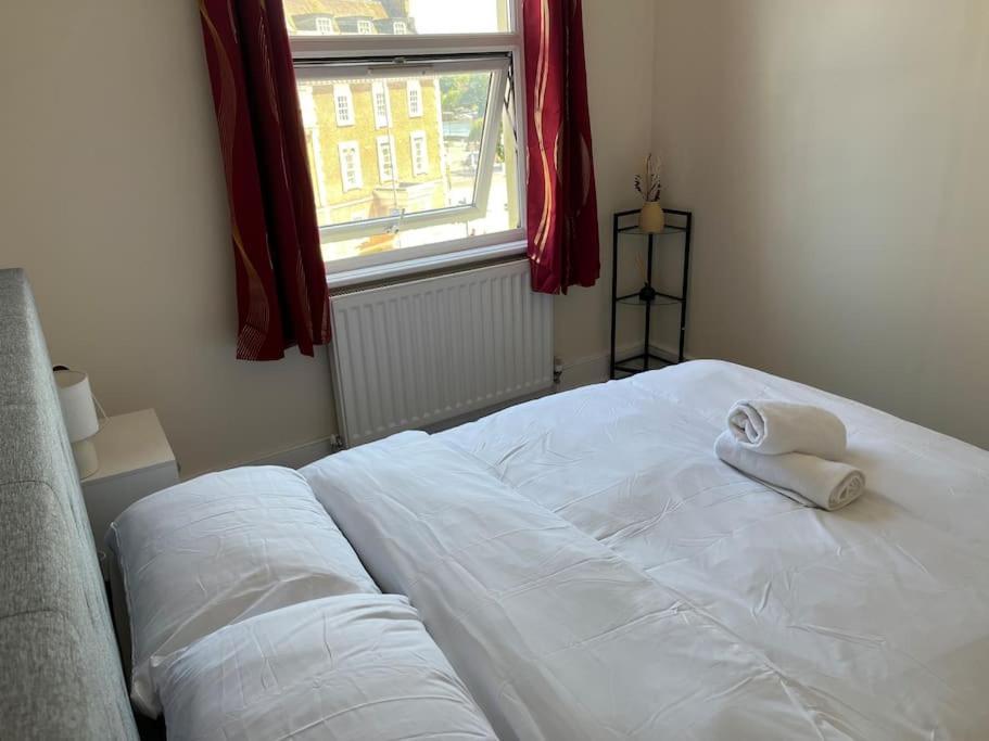 Apartment Walking Distance From Bridge Train Station Modern 4 Bedroom Kew