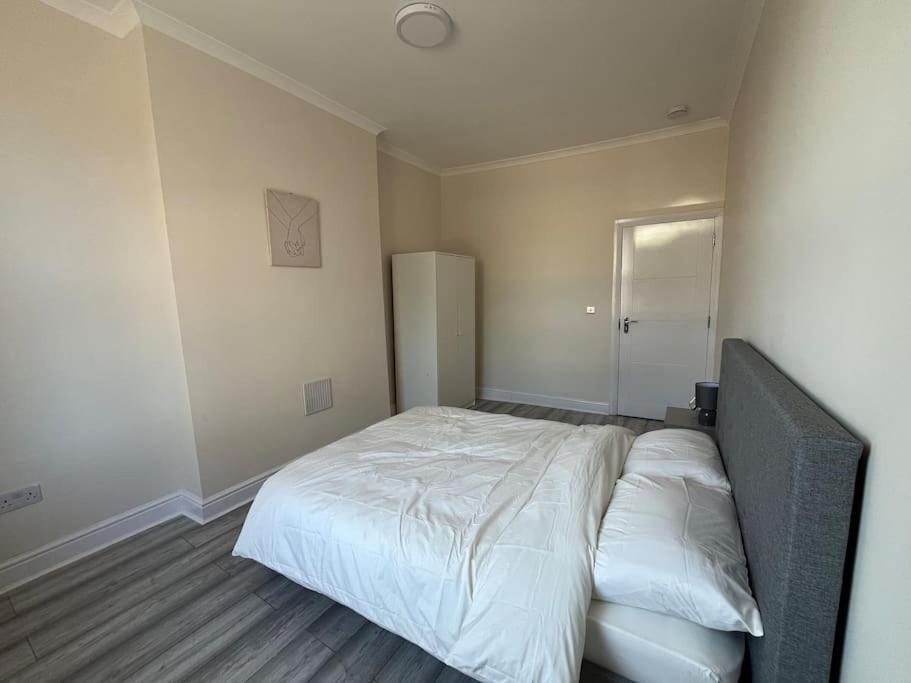 Apartment Walking Distance From Bridge Train Station Modern 4 Bedroom
