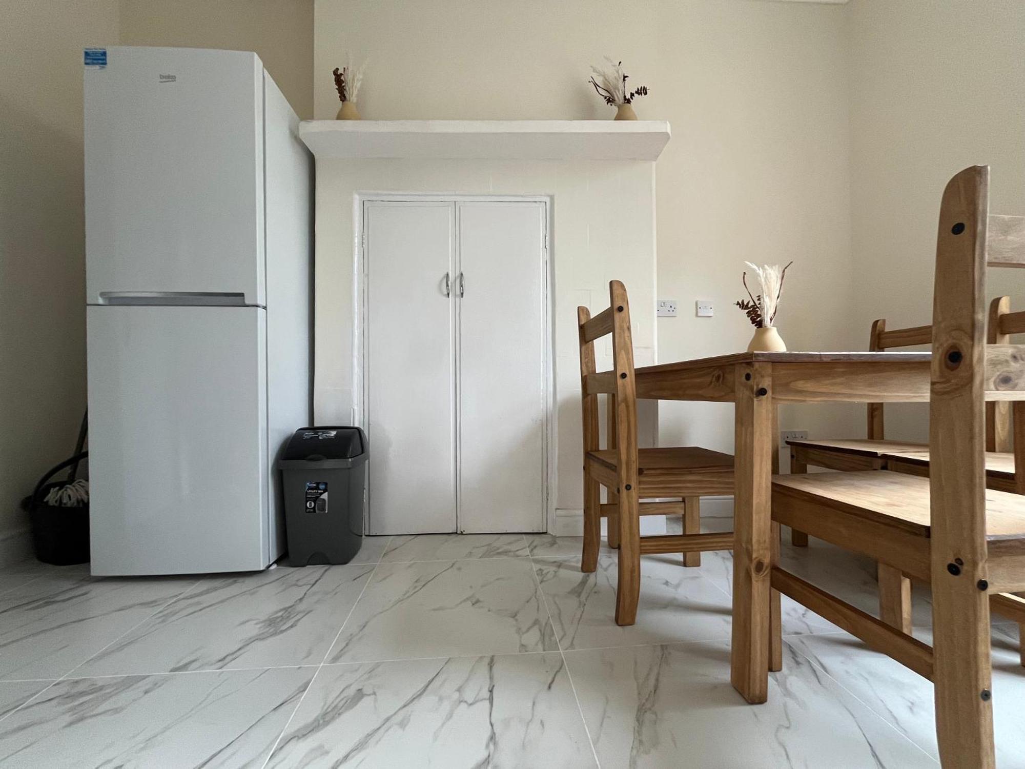 Apartment Walking Distance From Bridge Train Station Modern 4 Bedroom