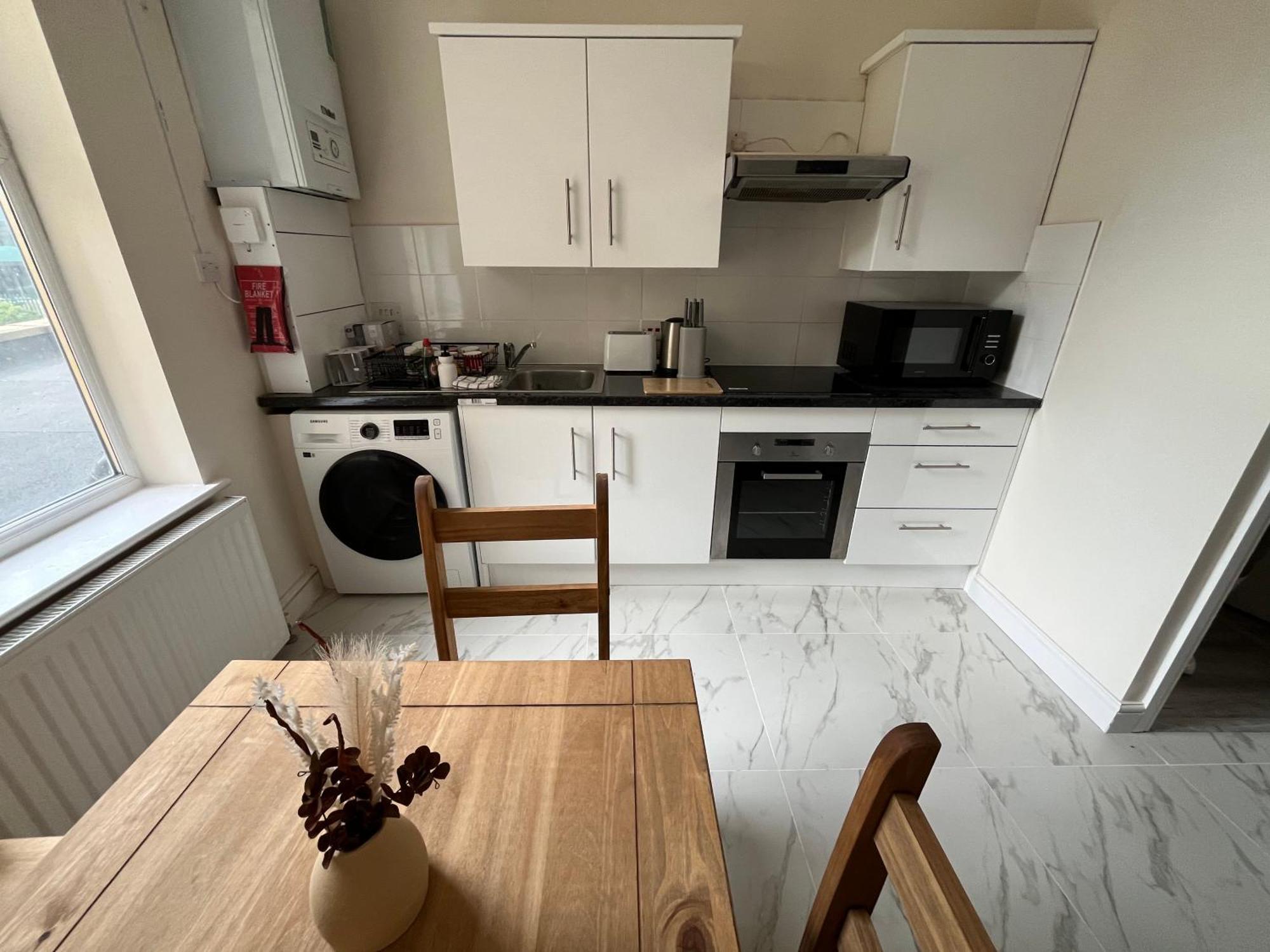 Apartment Walking Distance From Bridge Train Station Modern 4 Bedroom